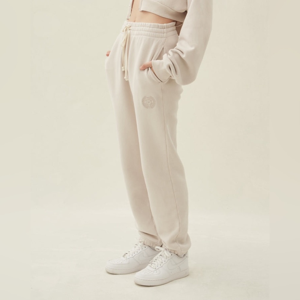 The local love club Vitals Pant in Bone